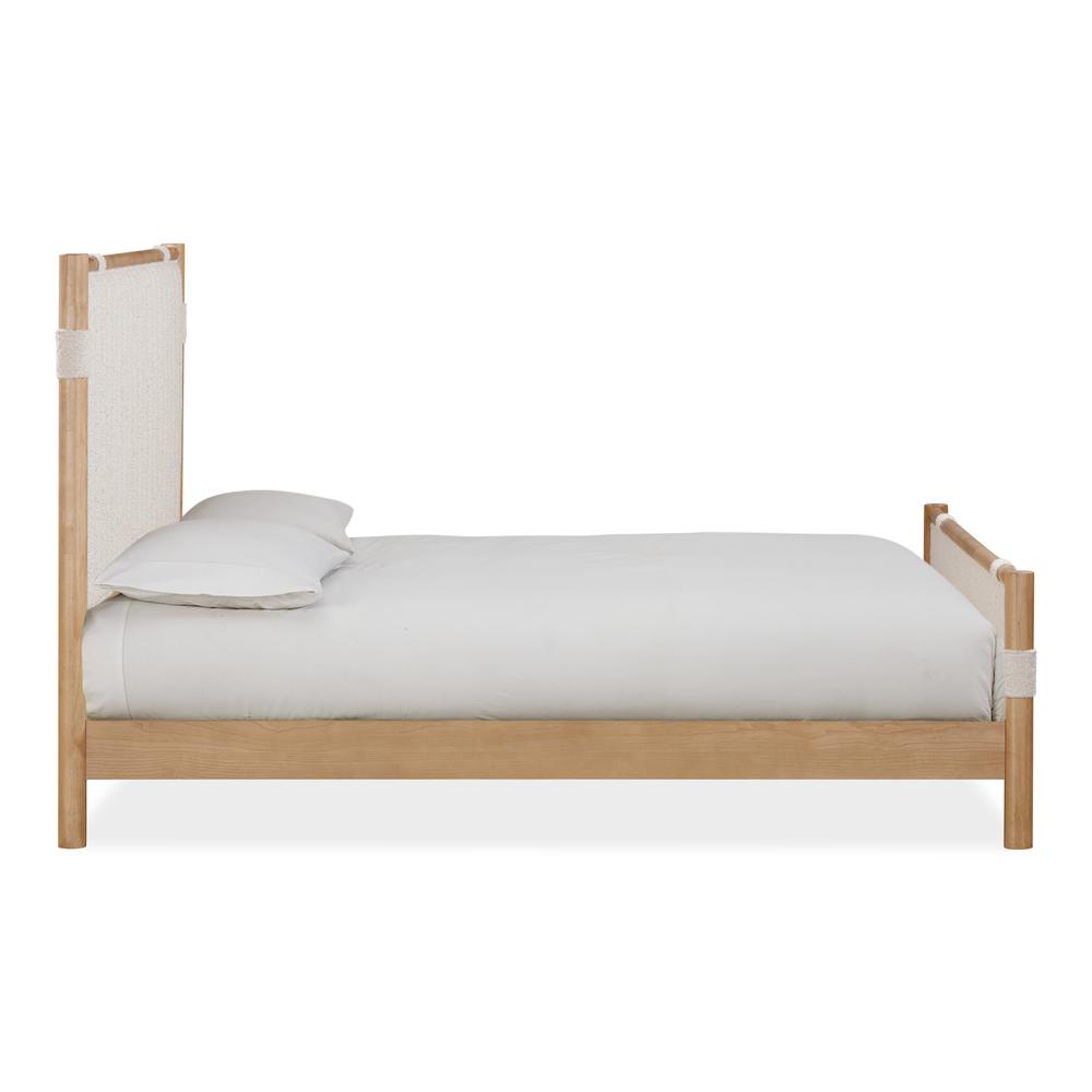 Furano Upholstered Panel Bed in Ginger and Brun Boucle. Picture 3