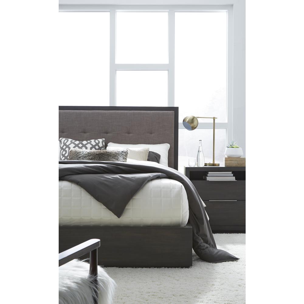 Oxford Upholstered Platform Bed in Dolphin. Picture 3