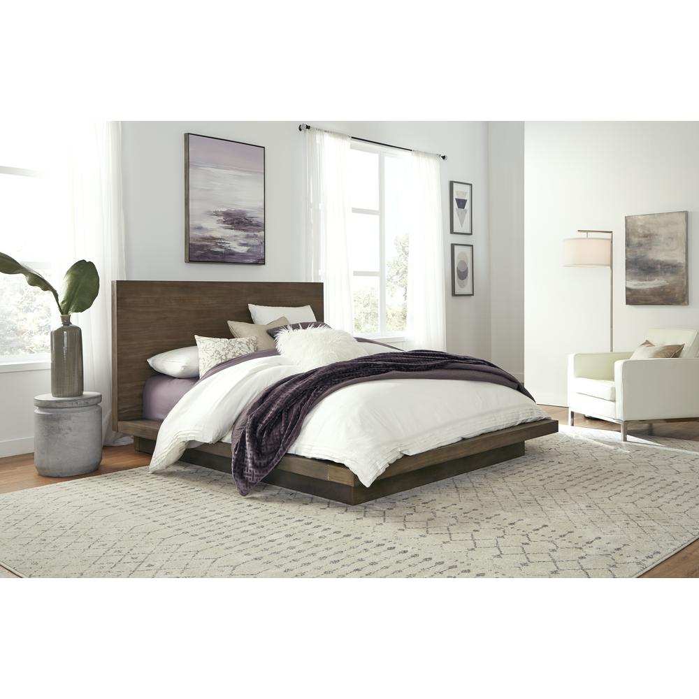 Melbourne Wood Platform Bed in Dark Pine. Picture 1