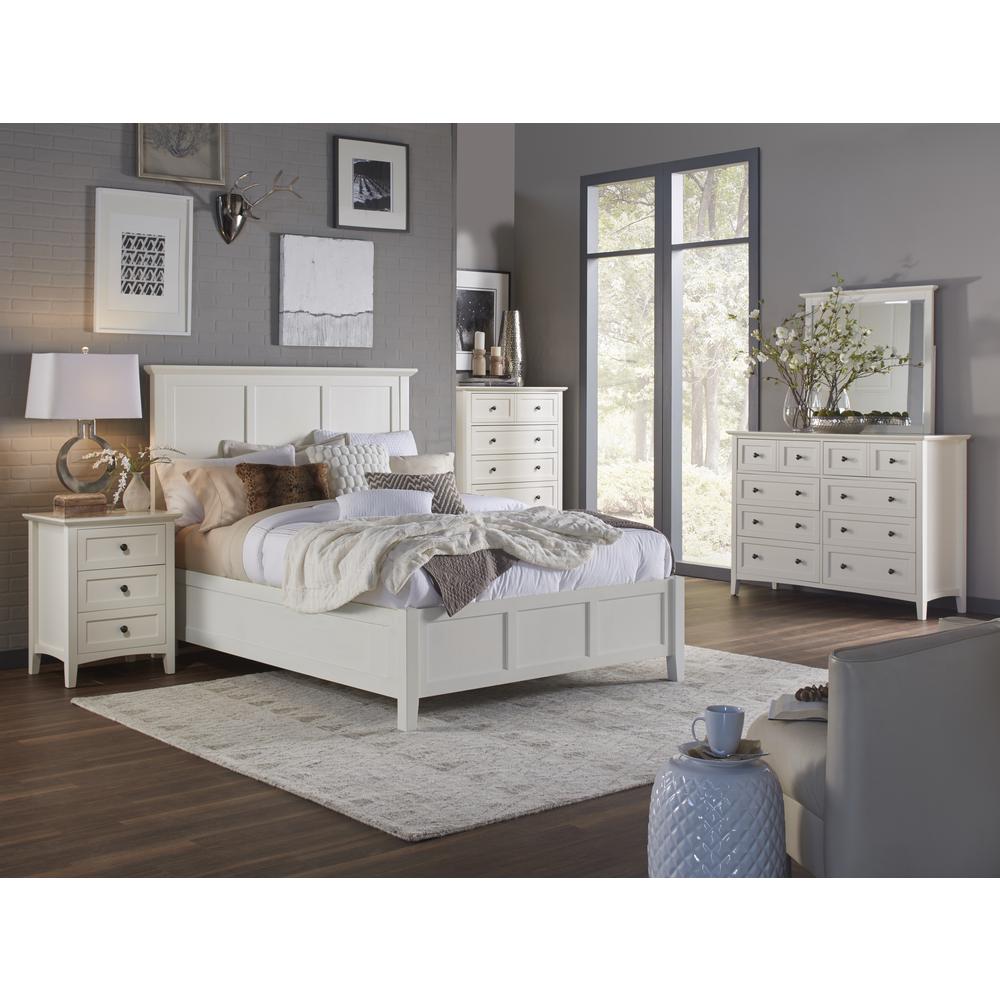 Paragon Wood Panel Bed in White. Picture 2