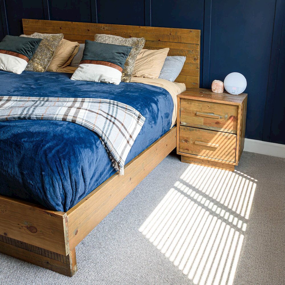 Nevada King Bed - Dark Driftwood. Picture 9