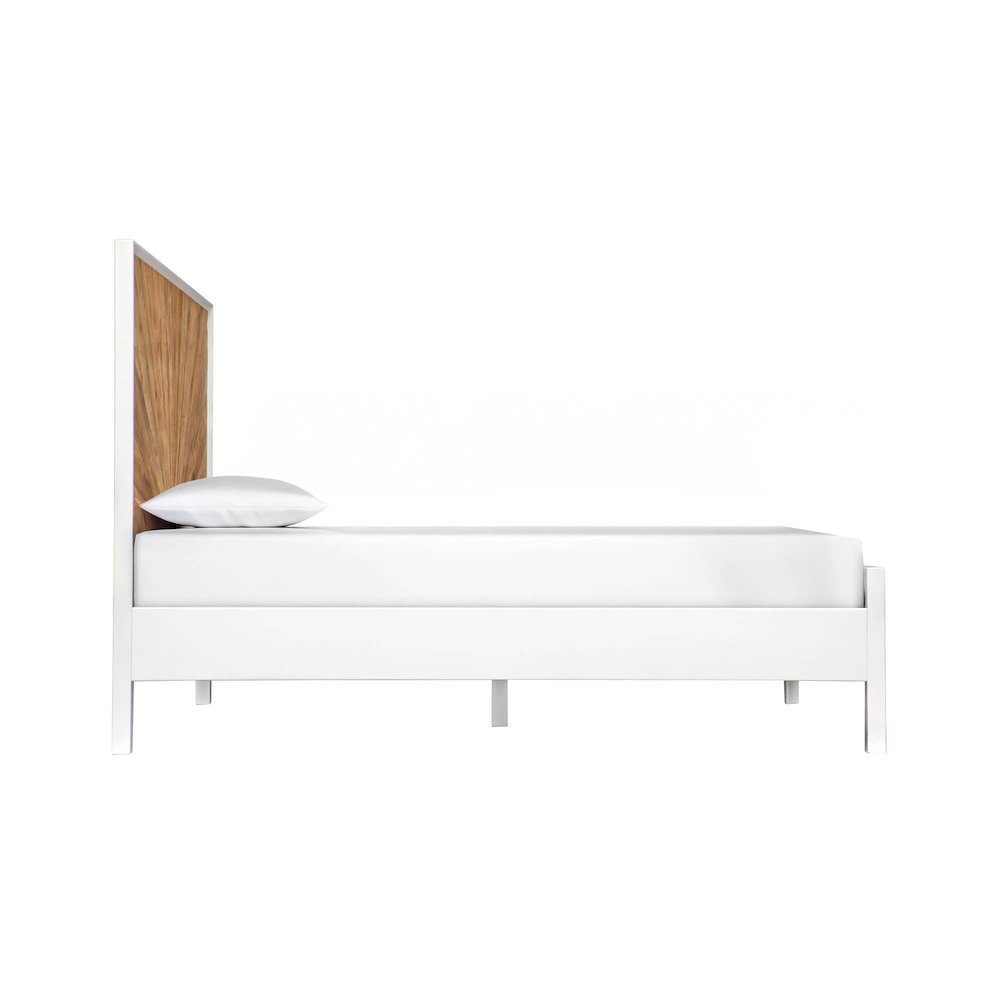 Casablanca Queen Bed. Picture 12