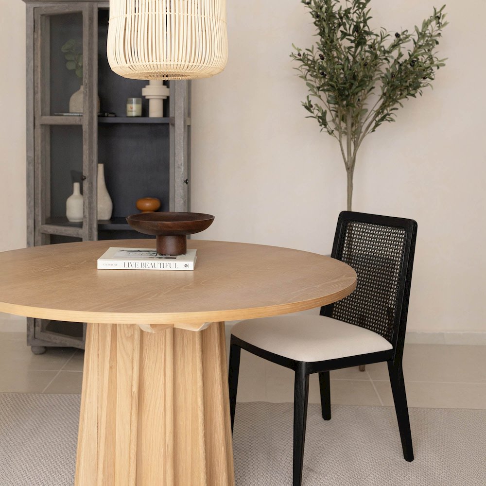 Sculpture Dining Table - Natural (see: RNS014NSV). Picture 4