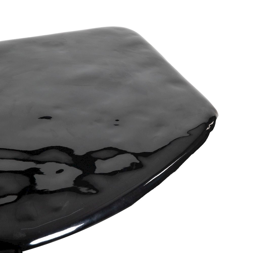 Eternal Black Side Table. Picture 5