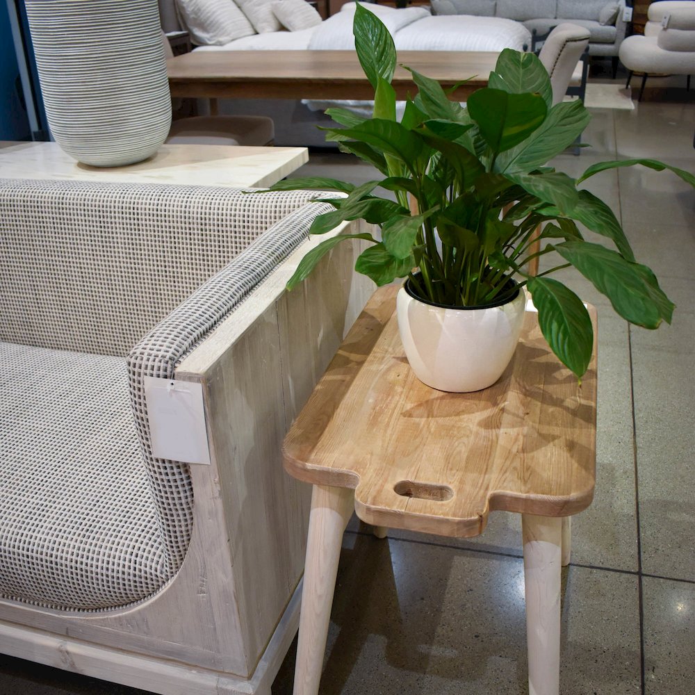 Juliet Side Table. Picture 10