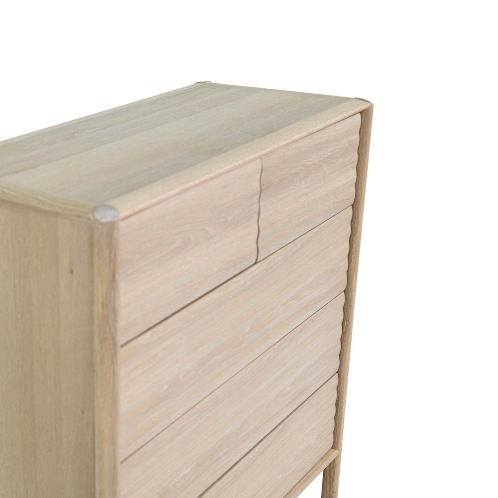 Runway 5 Drawer Chest - Light Oak. Picture 9
