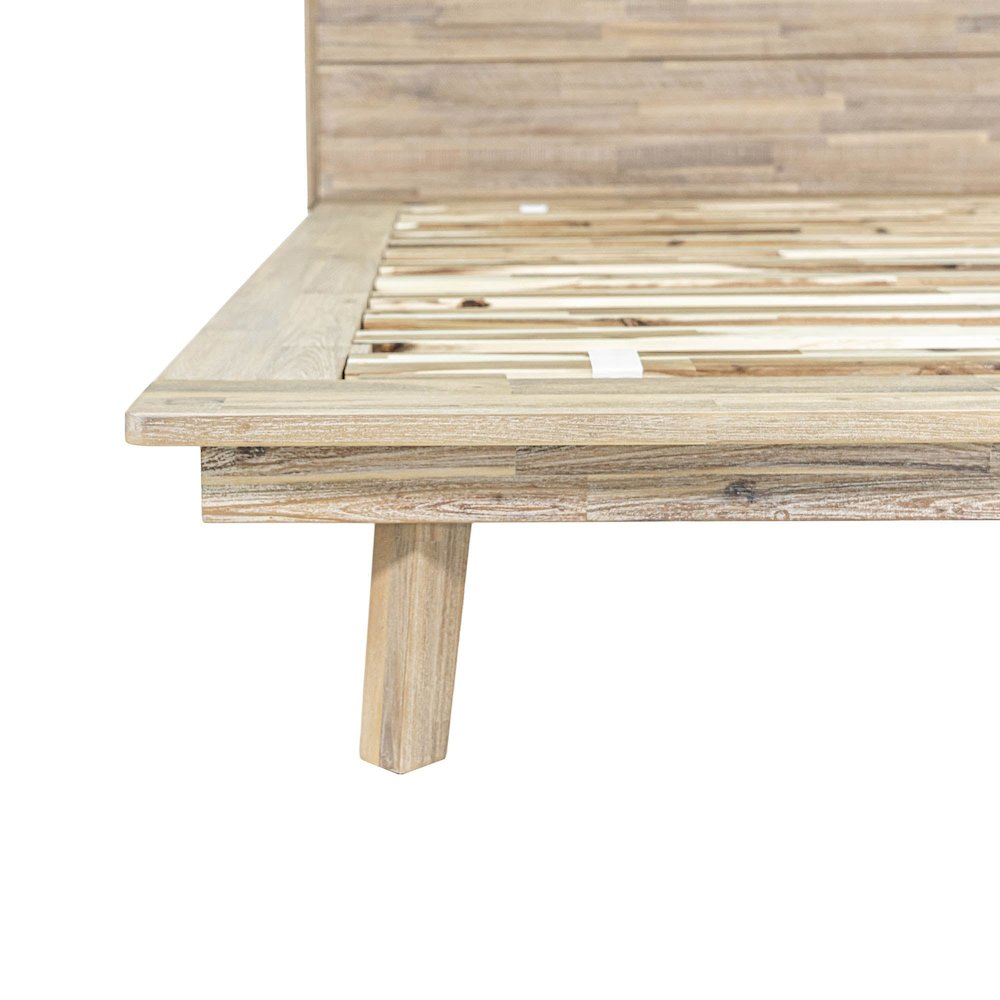 Gia Queen Bed - Light Driftwood. Picture 14