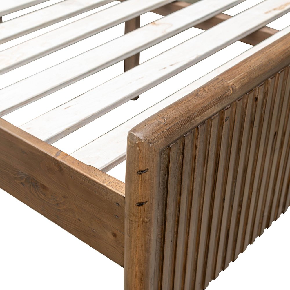 Britanica Queen Bed. Picture 9