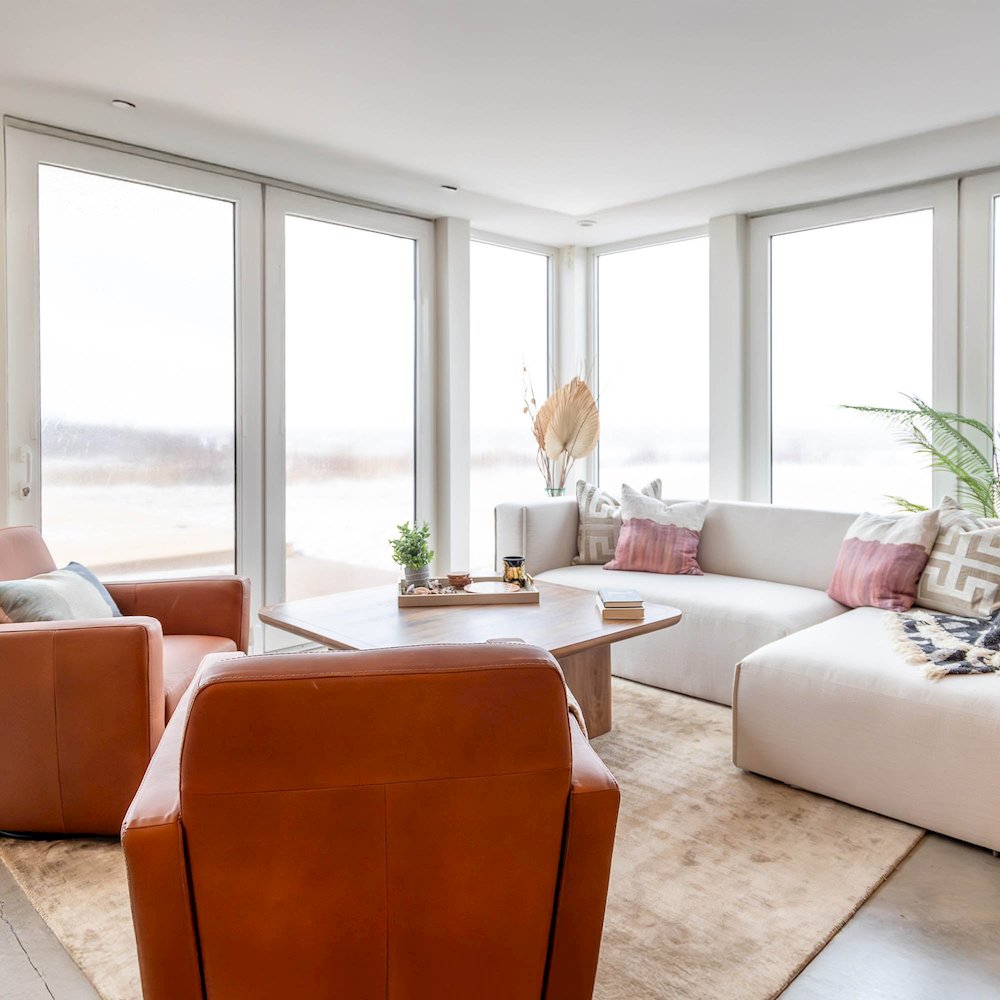 Premium Small Right Modular Sectional with Ottoman. Picture 3