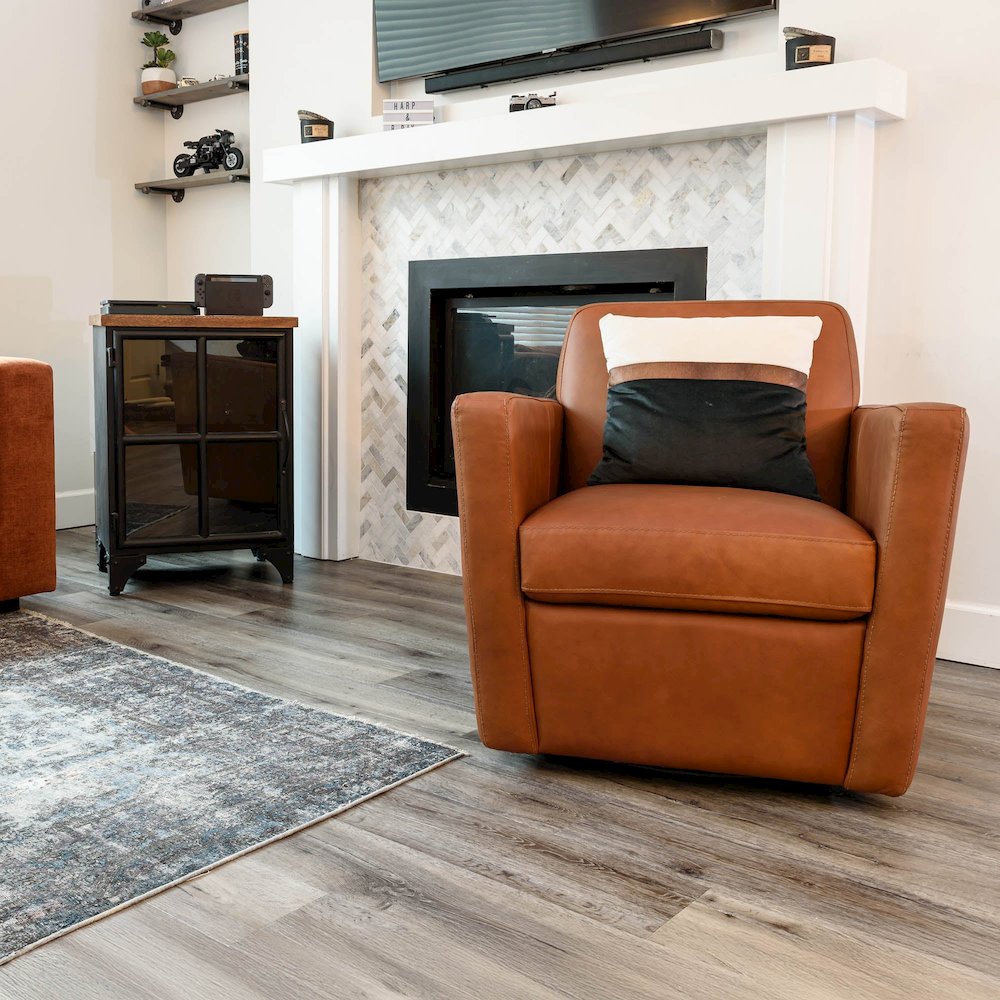 Cooper Swivel Club Chair - Cognac. Picture 8