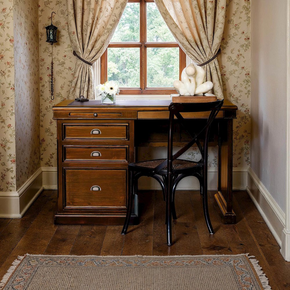 Lifestyle Single Desk - African Dusk. Picture 6