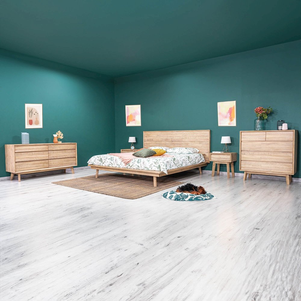 Gia King Bed - Light Driftwood. Picture 16
