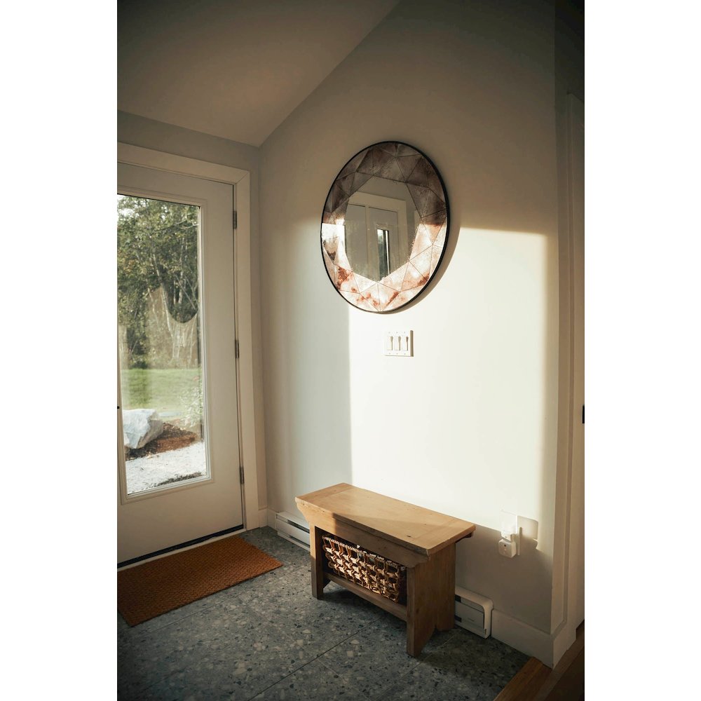 Eileen Mirror. Picture 4