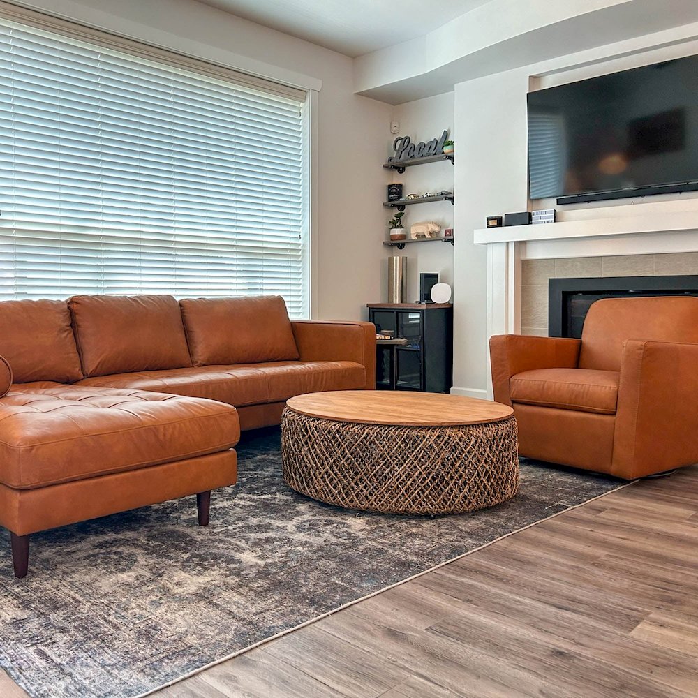 Cooper Swivel Club Chair - Cognac. Picture 6