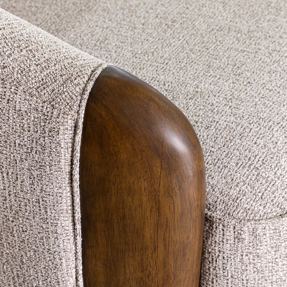 Heritage Sofa. Picture 7