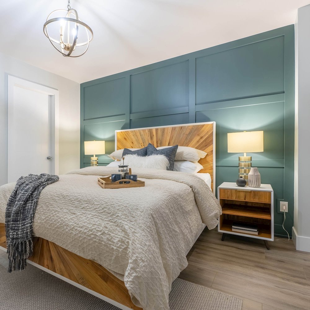 Casablanca King Bed. Picture 8