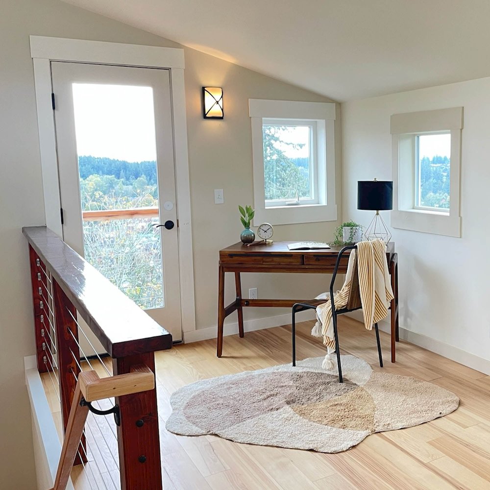 Remix Writing Desk. Picture 10