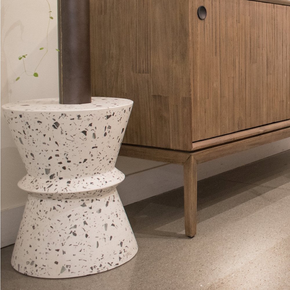 Concrete Hourglass Side Table - Terrazzo. Picture 4