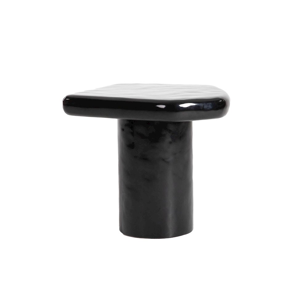 Eternal Black Side Table. Picture 1