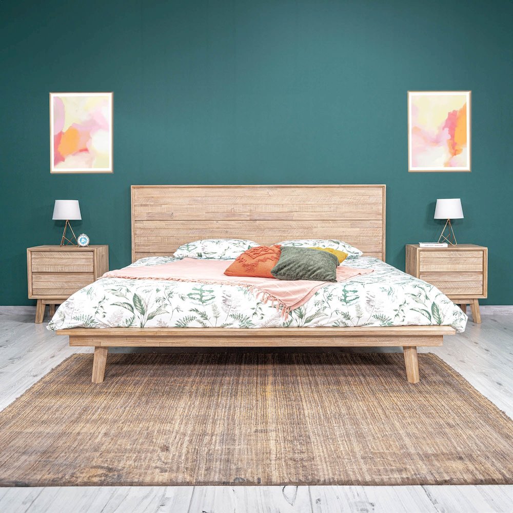 Gia King Bed - Light Driftwood. Picture 19