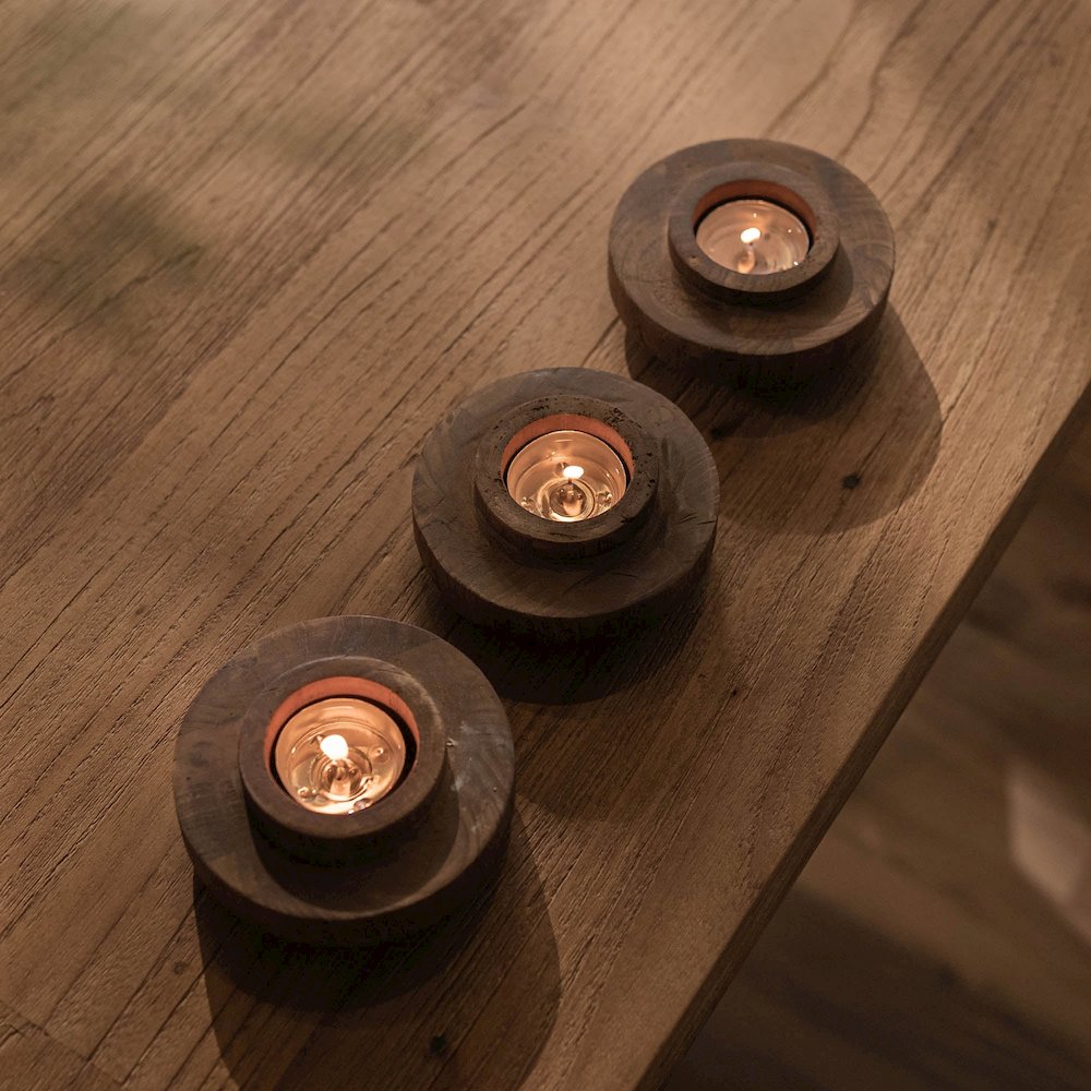 D-Bodhi Ring Candle Holder - Wood Grain. Picture 2