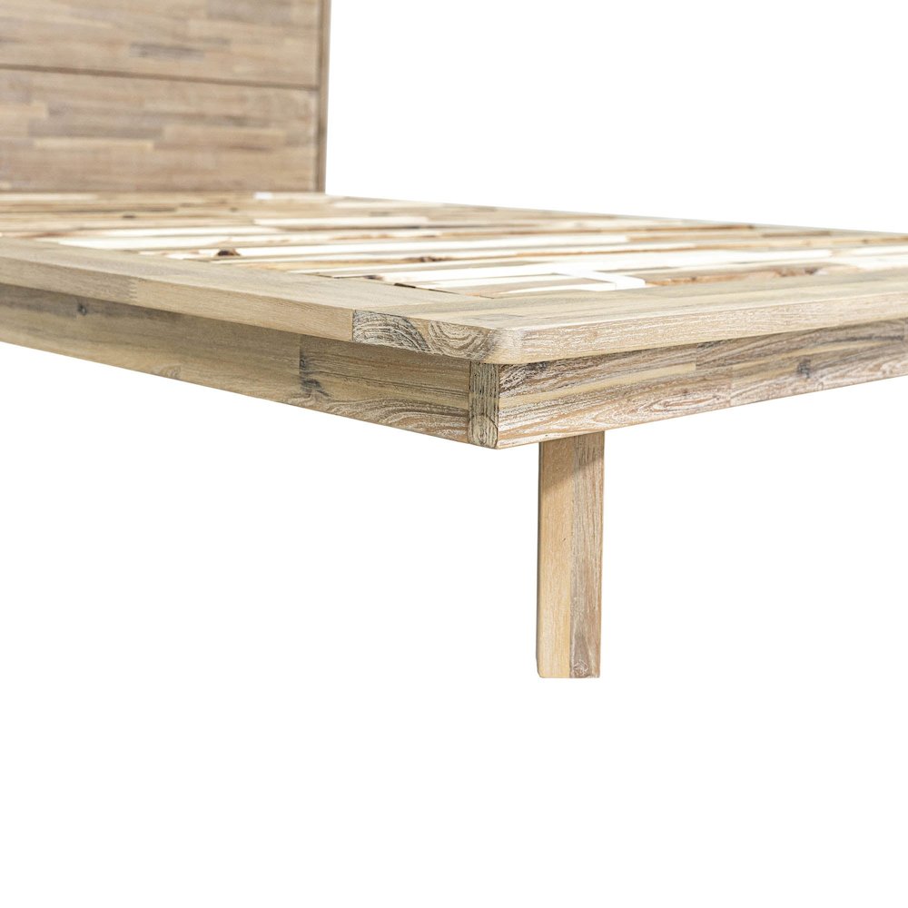 Gia Queen Bed - Light Driftwood. Picture 13