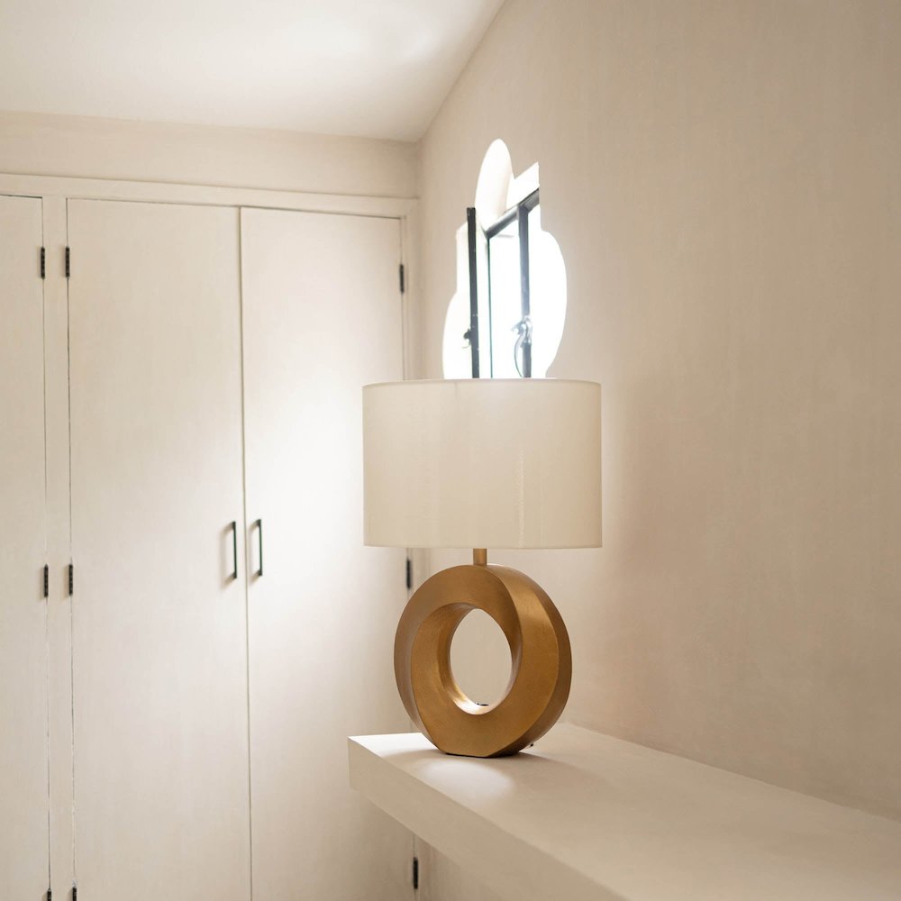 Iris Table Lamp. Picture 3