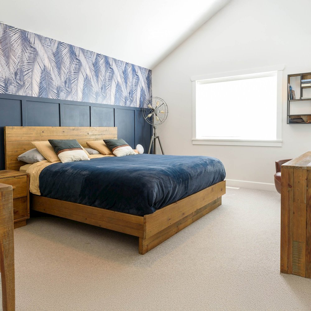 Nevada King Bed - Dark Driftwood. Picture 8