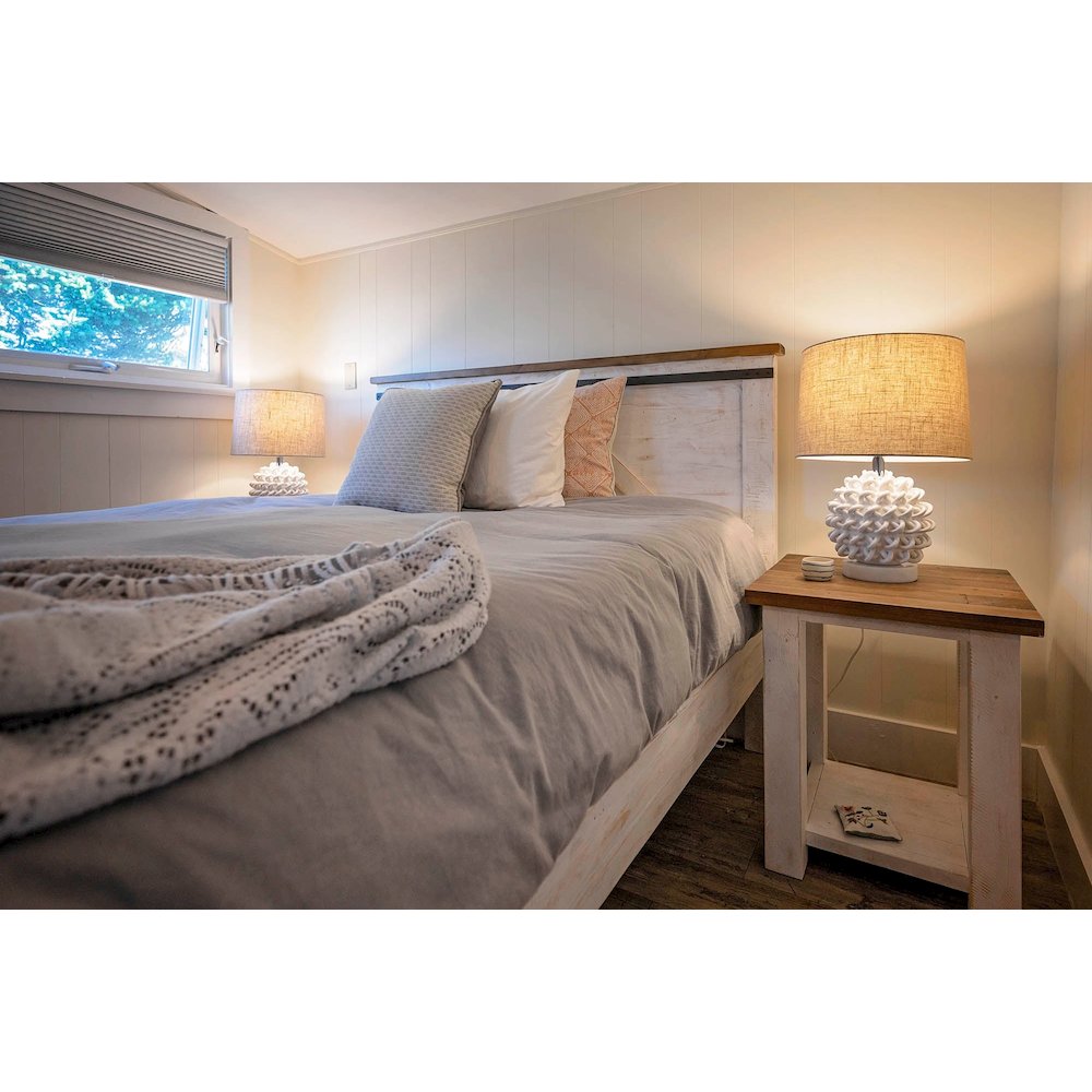 Provence Queen Bed. Picture 8