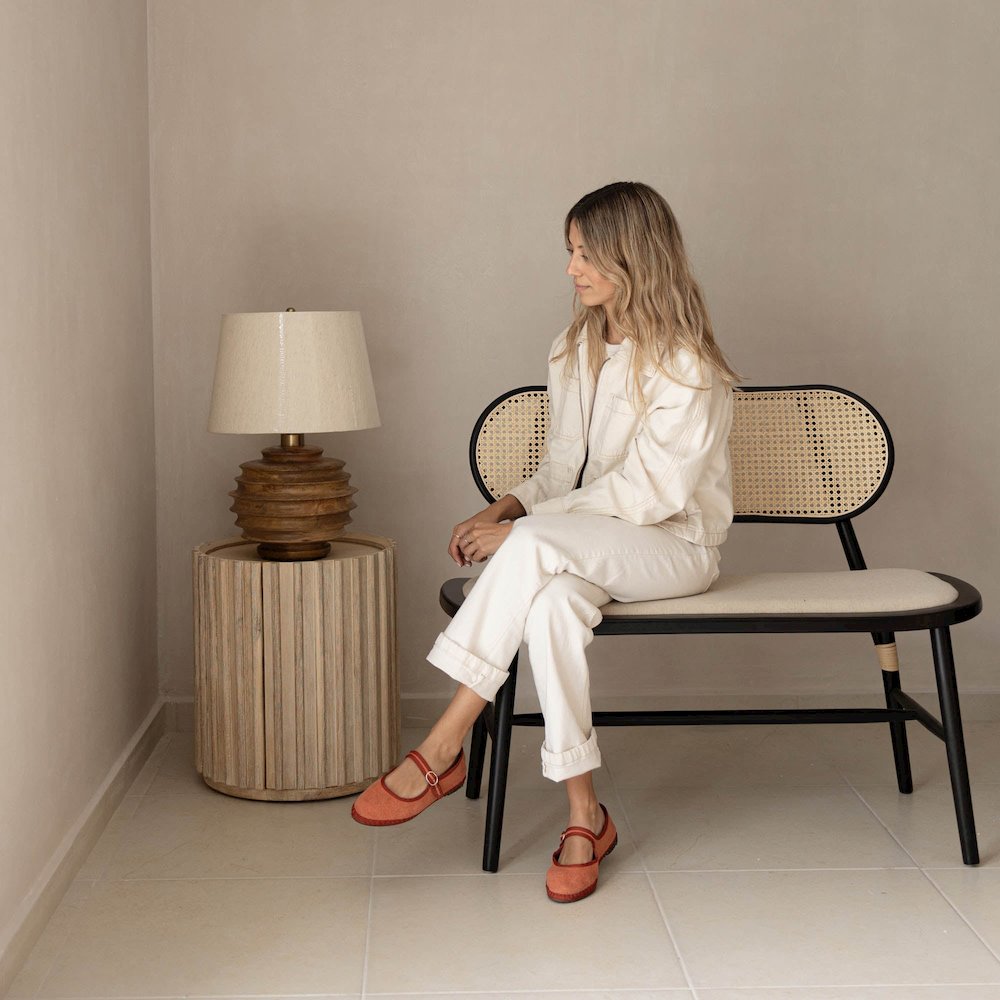 Oasis Side Table. Picture 2