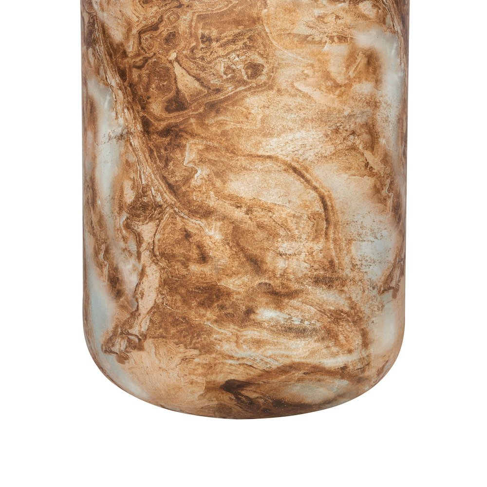 Geri Side Table. Picture 9