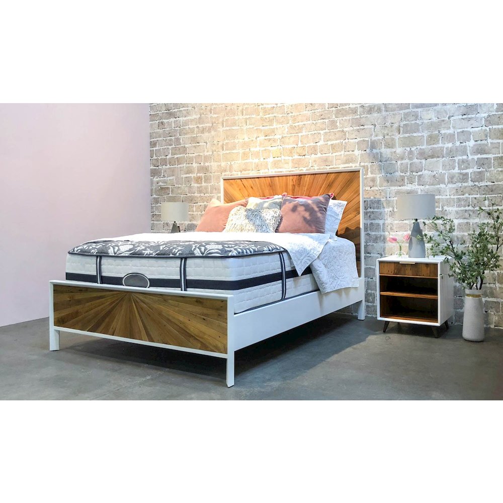 Casablanca King Bed. Picture 12