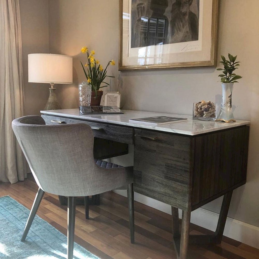 Aura Writing Desk. Picture 14