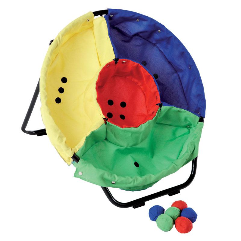 Throwing Game. Picture 2