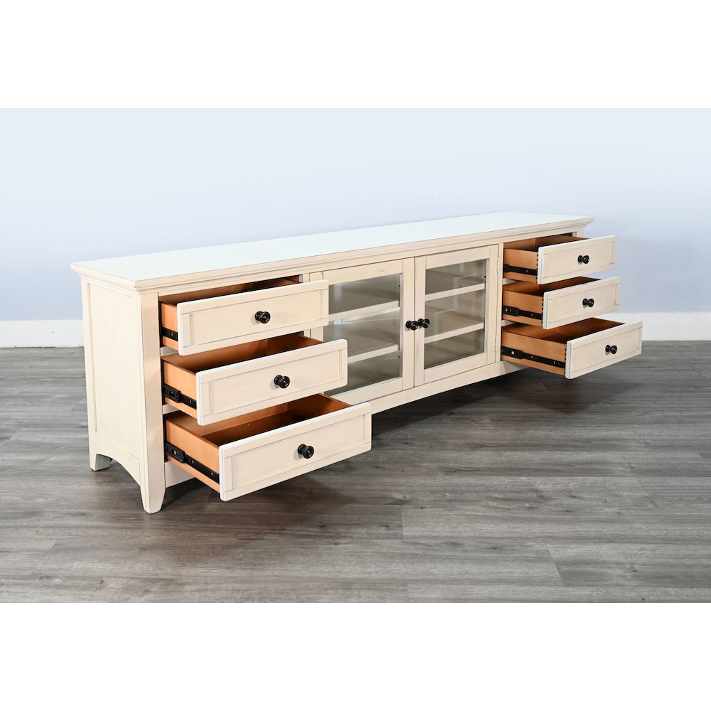 82" Media Console. Picture 3