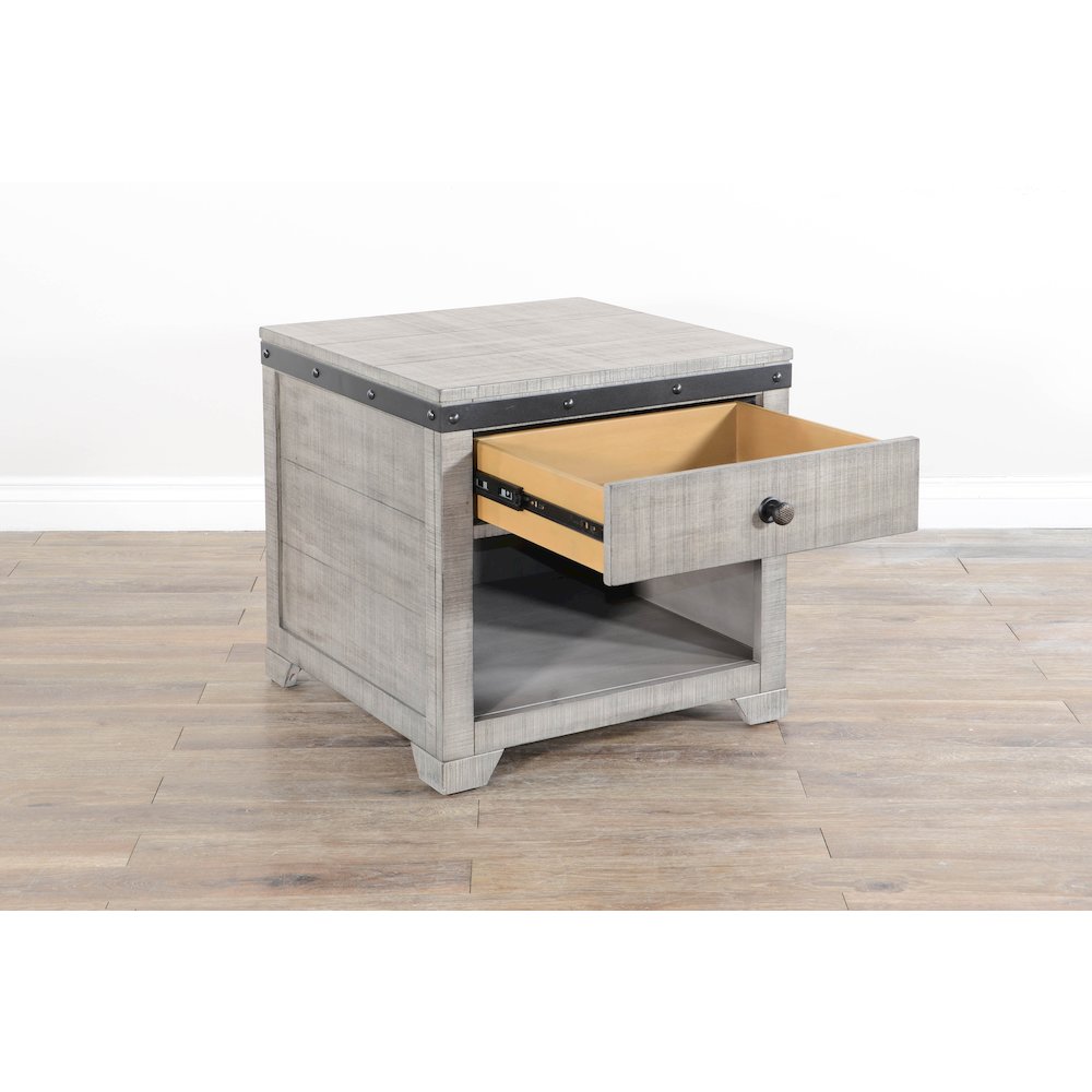 Sunny Designs Traditional Mahogany Wood End Table in Alpine Gray. Picture 5