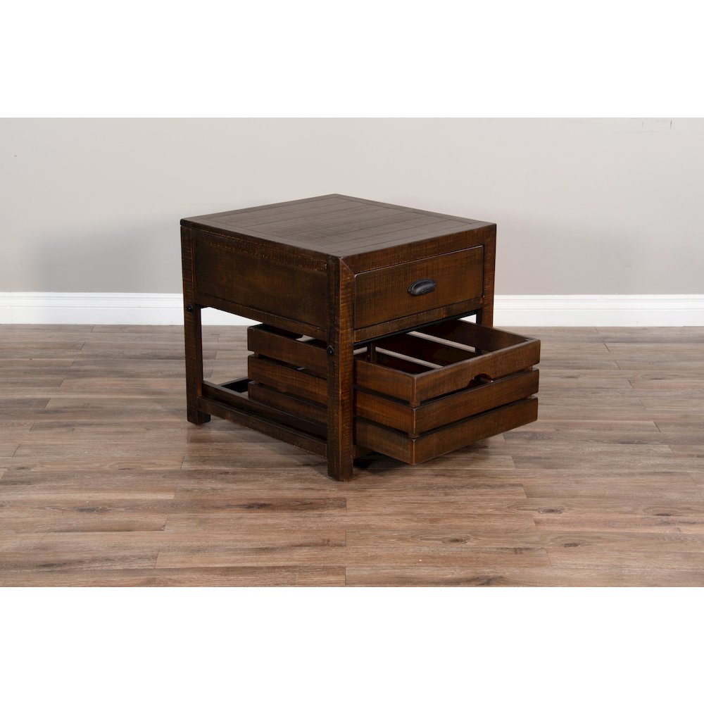 Homestead End Table. Picture 2