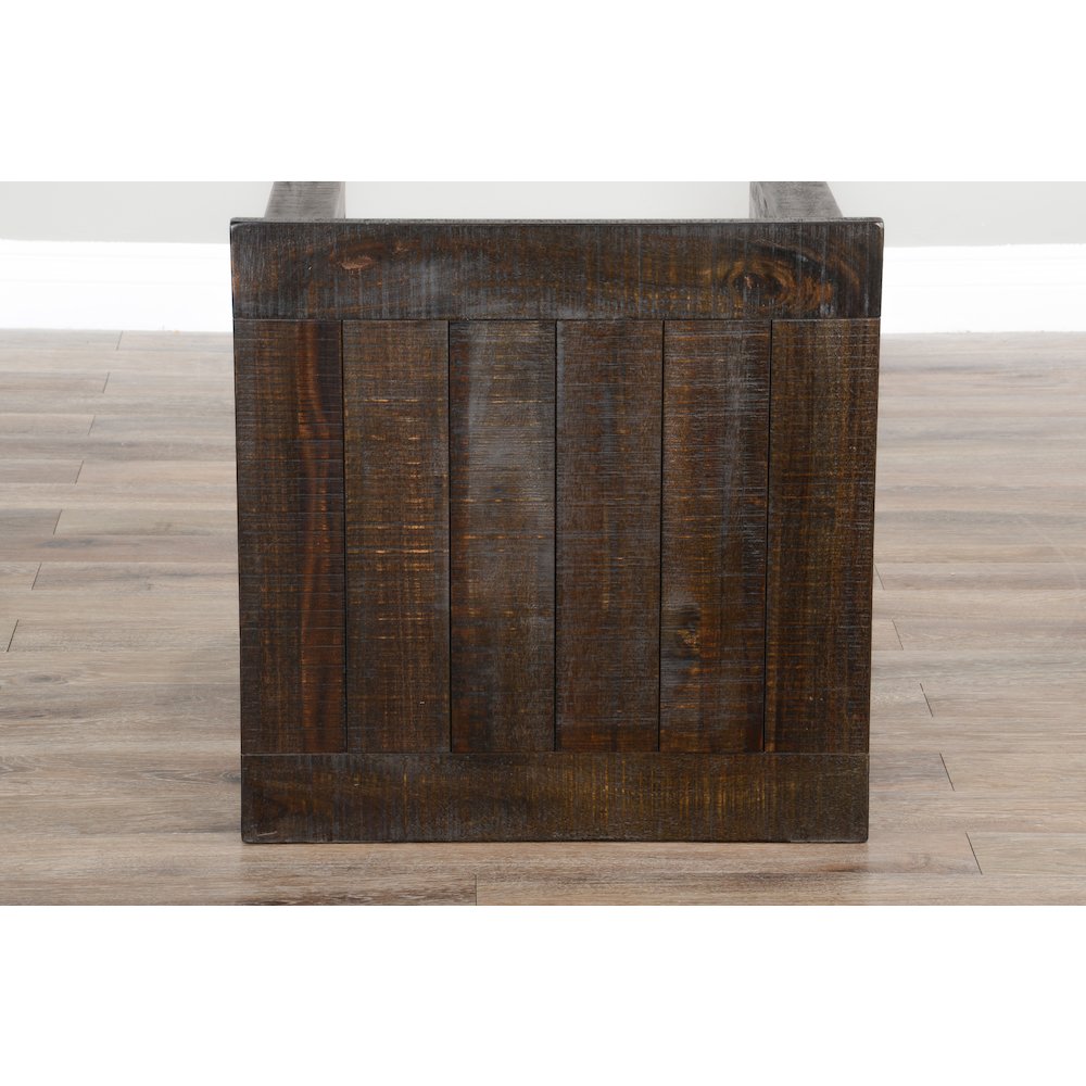 Wood End Table. Picture 2