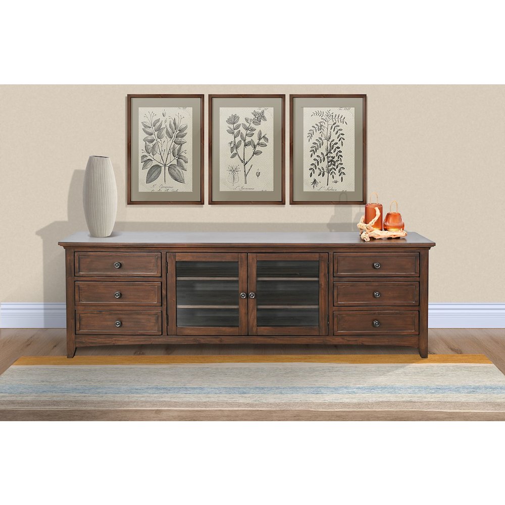 82" Media Console. Picture 8