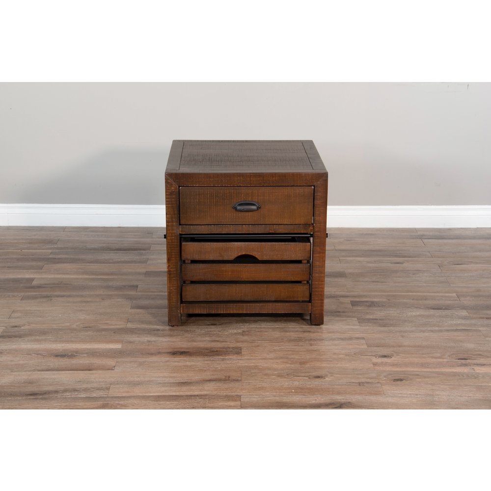 Homestead End Table. Picture 5