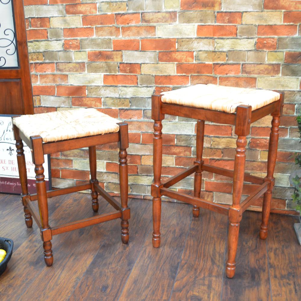 Hawthorne 29" Barstool - Chestnut. Picture 5