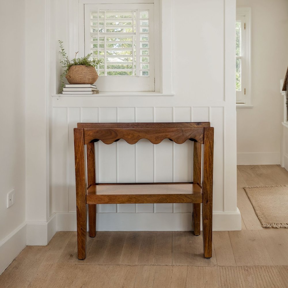 Rectangular Mango Wood Side Table - Decorative Edge and Lower Shelf, Chestnut. Picture 7