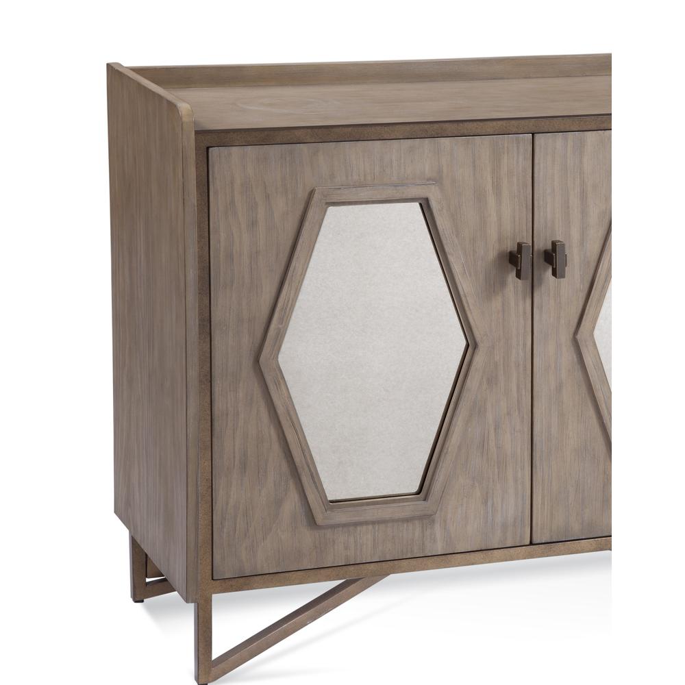 Hadley Cabinet. Picture 2