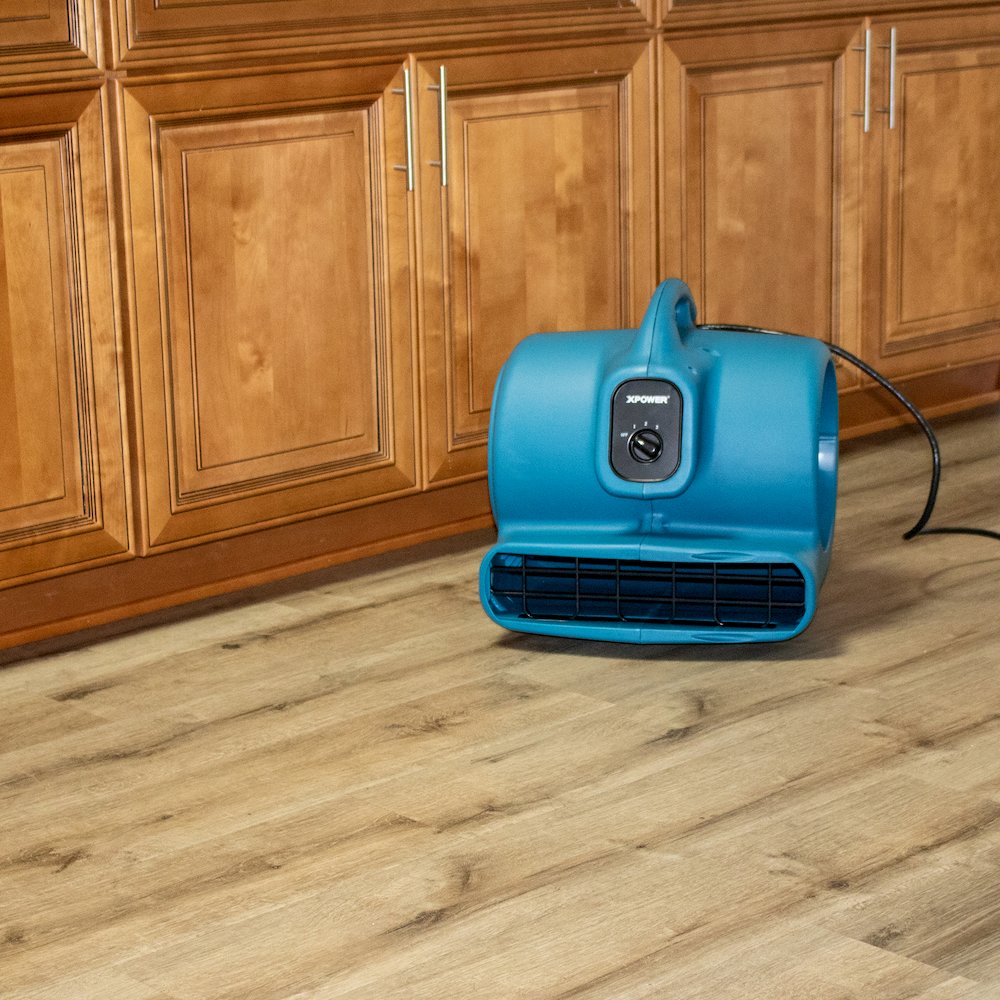 1/3 HP 2600 CFM 3 Speed, Carpet Dryer, Blower with Built-in GFCI Power Outlets. Picture 9