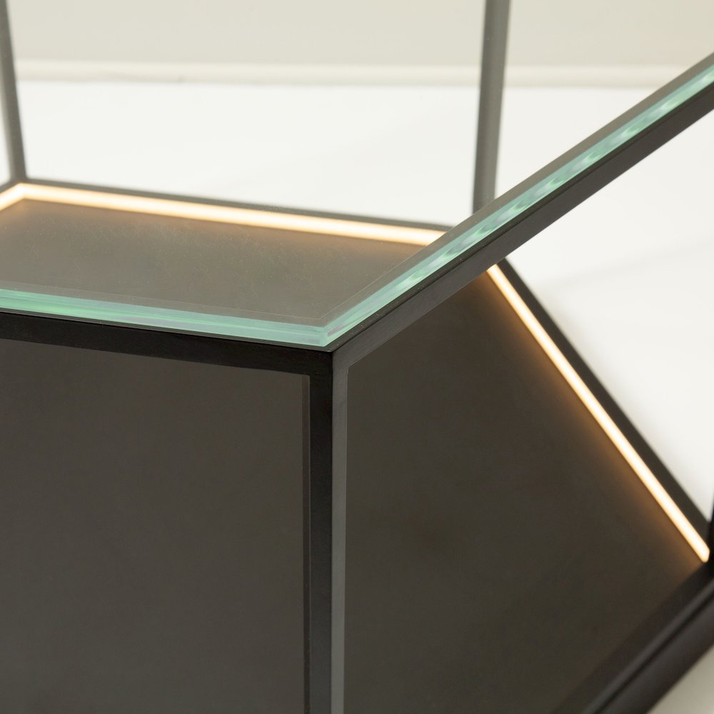 Tavola 9W LED Hexagon Table Black. Picture 3