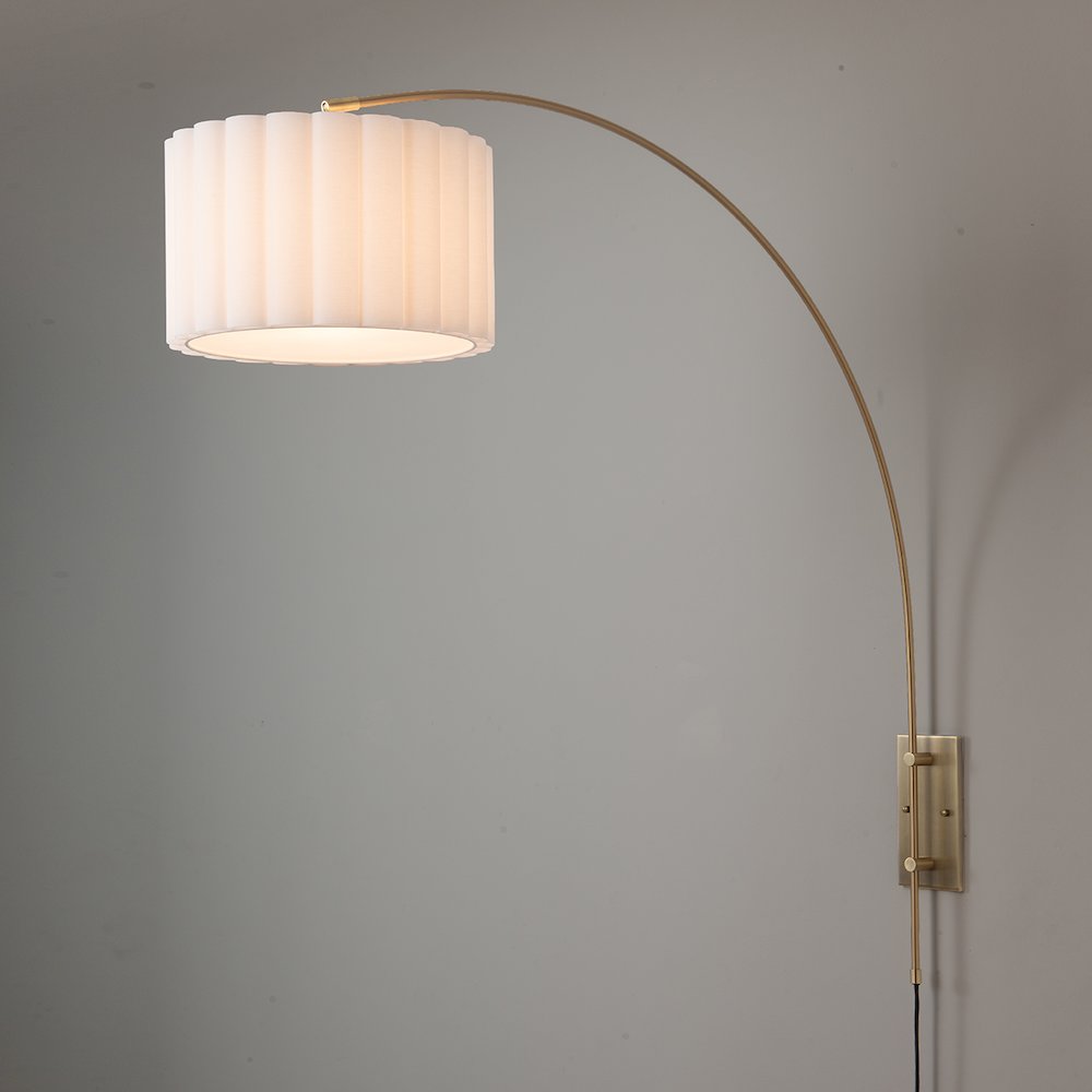 Scalloped Wall Arc Lamp - Weathered Brass, White Linen, Diffuser. Picture 2