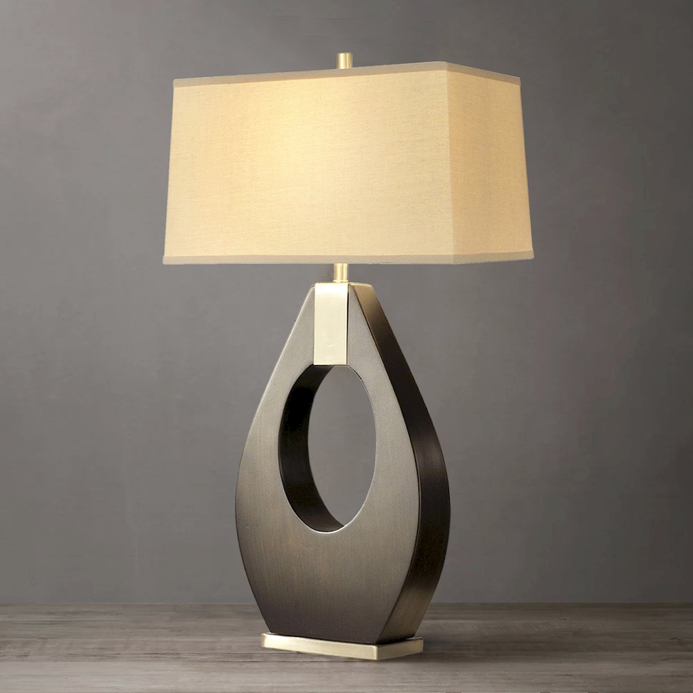 Pearson Table Lamp - Pecan. Picture 3