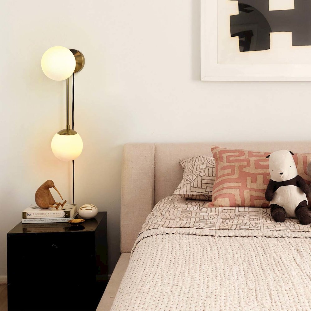 Duo Modern Contemporary Wall Sconce - Brushed Brass. Picture 4