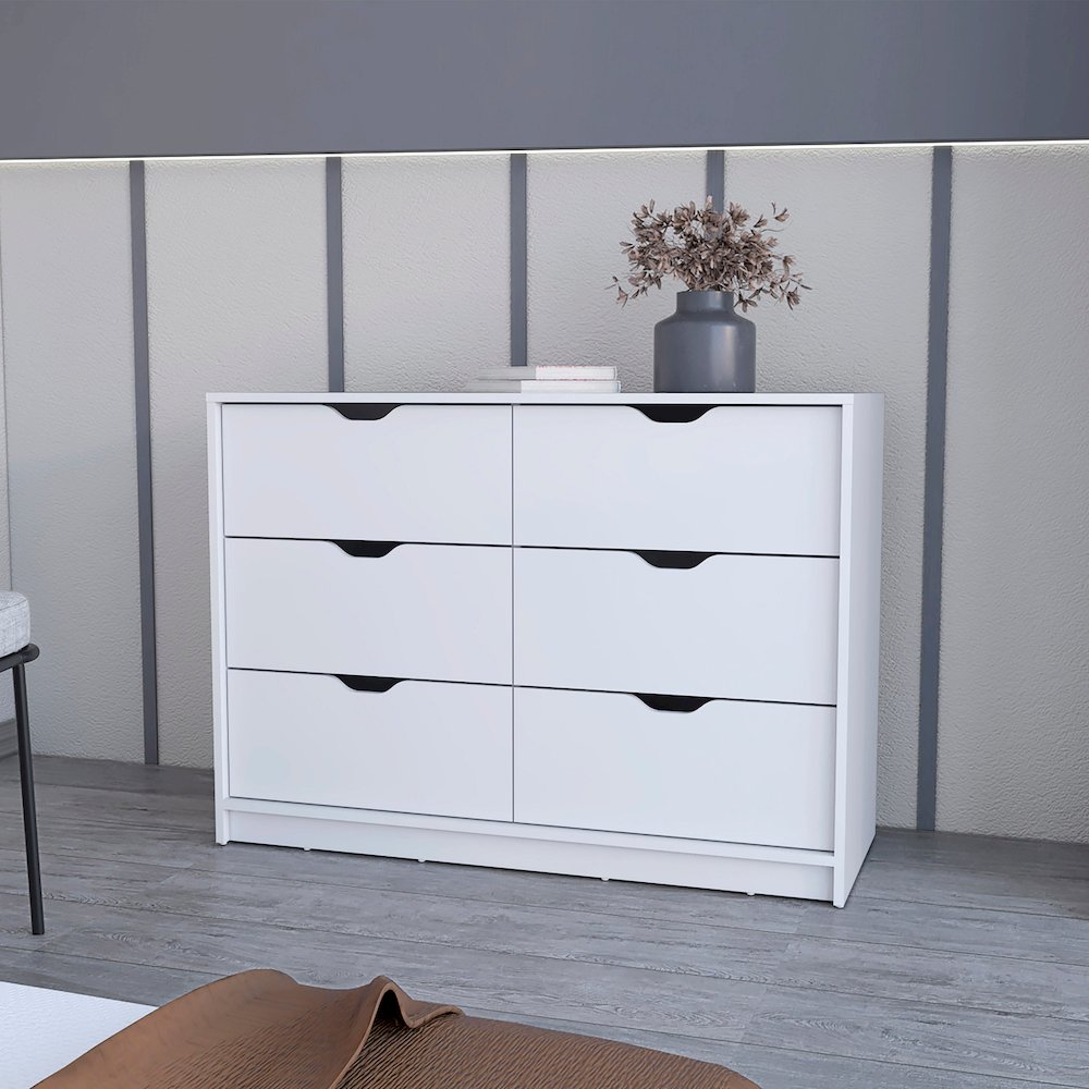 White 4-Drawer Dresser. Picture 4