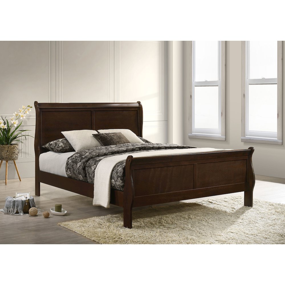 Sleigh Bed. Picture 2